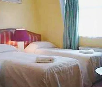 Esra Sultan Petrol Hotel Istanbul