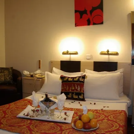 فندق Esra Sultan Petrol 3*